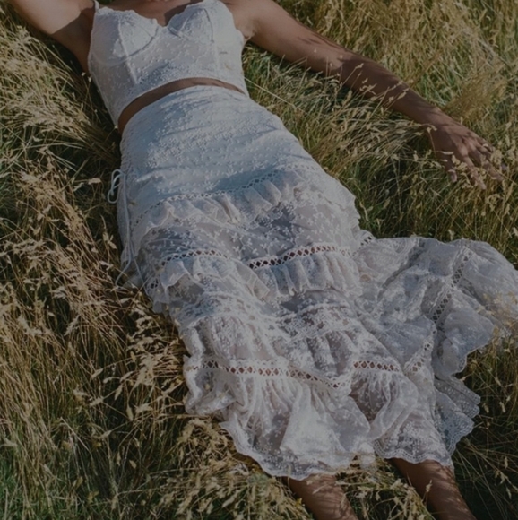 Le Gauze Lace Tiered Skirt *Medium* - Picture 4 of 12